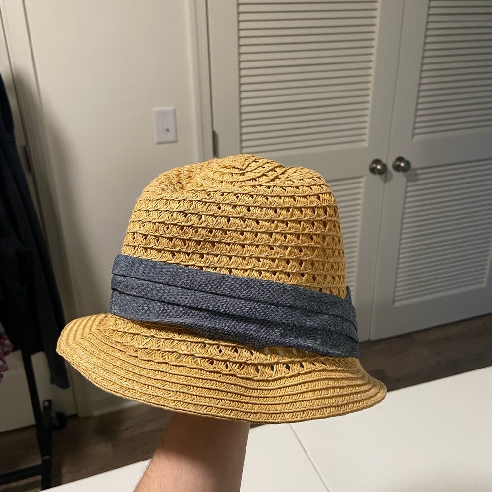 NWOT |‎ small rounded straw hat with fabric - Picture 2 of 5